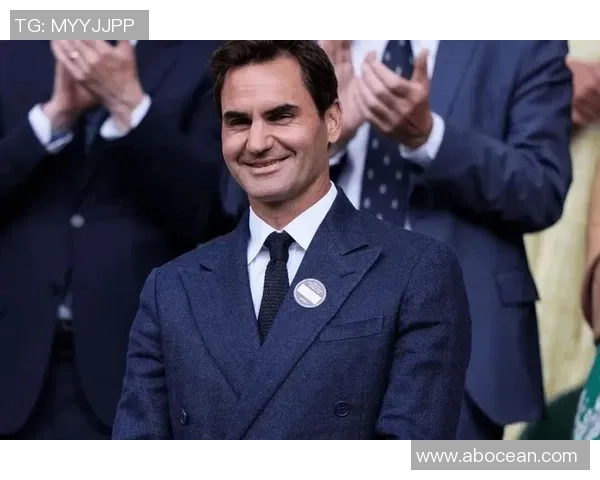 足球明星化身老头重返球场展现不一样的风采与激情